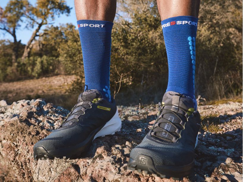 PRO RACING SOCKS V4.0 TRAIL - SODALITEFLUO BLUE